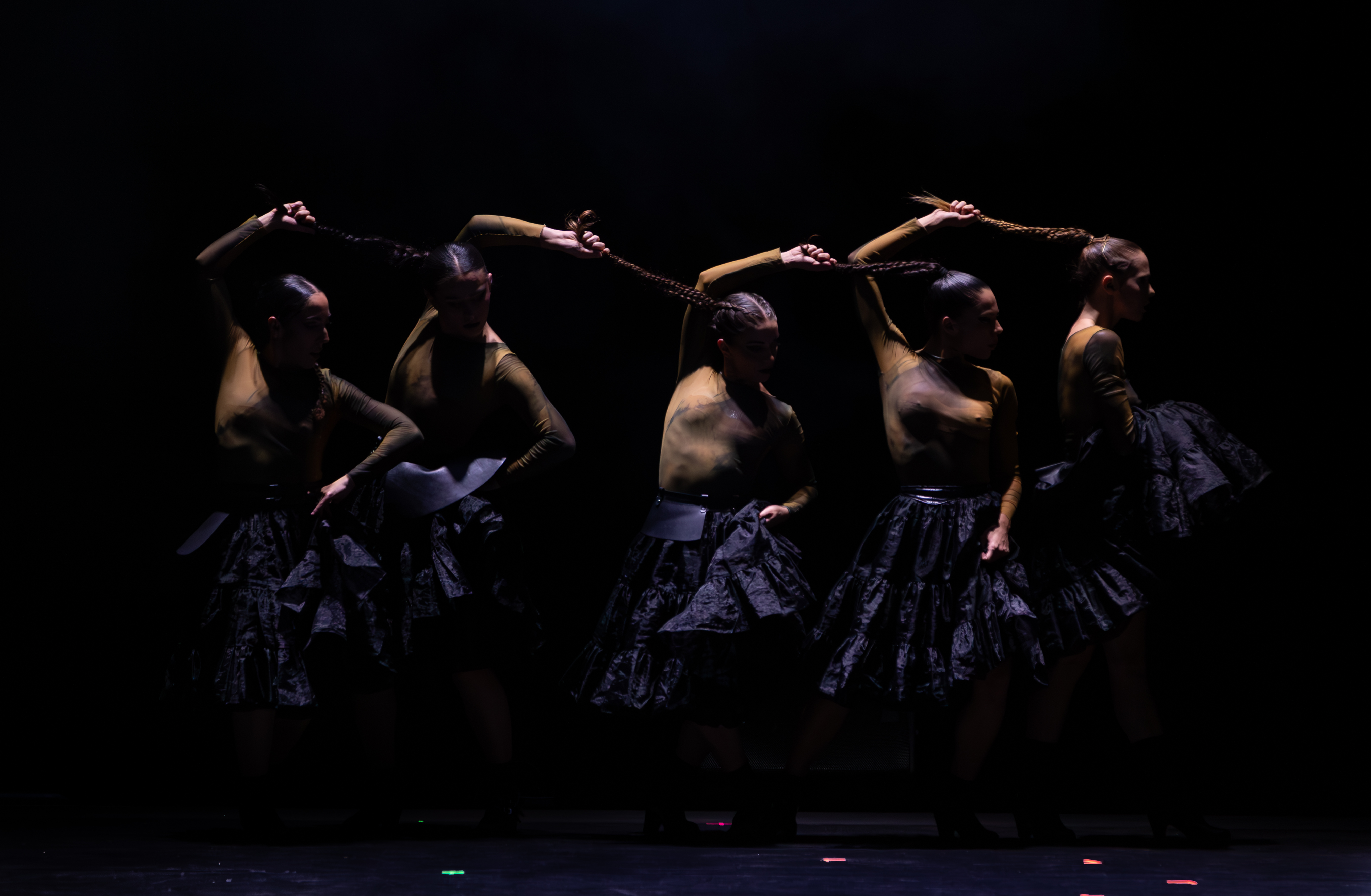 La ternura del caballo negro